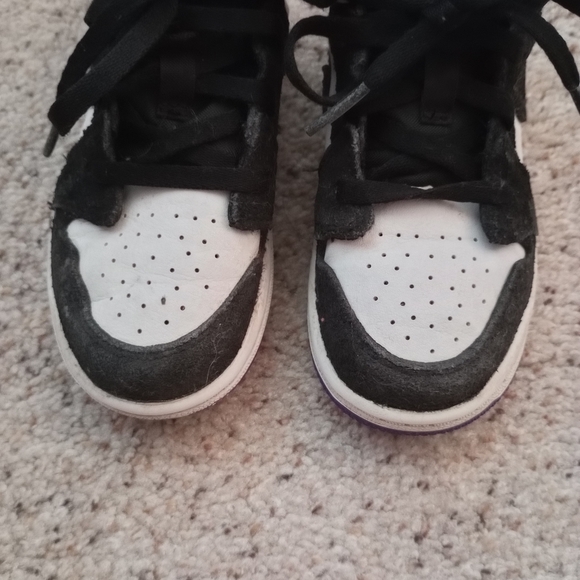 Air Jordan Kids Sneakers - Picture 3 of 11